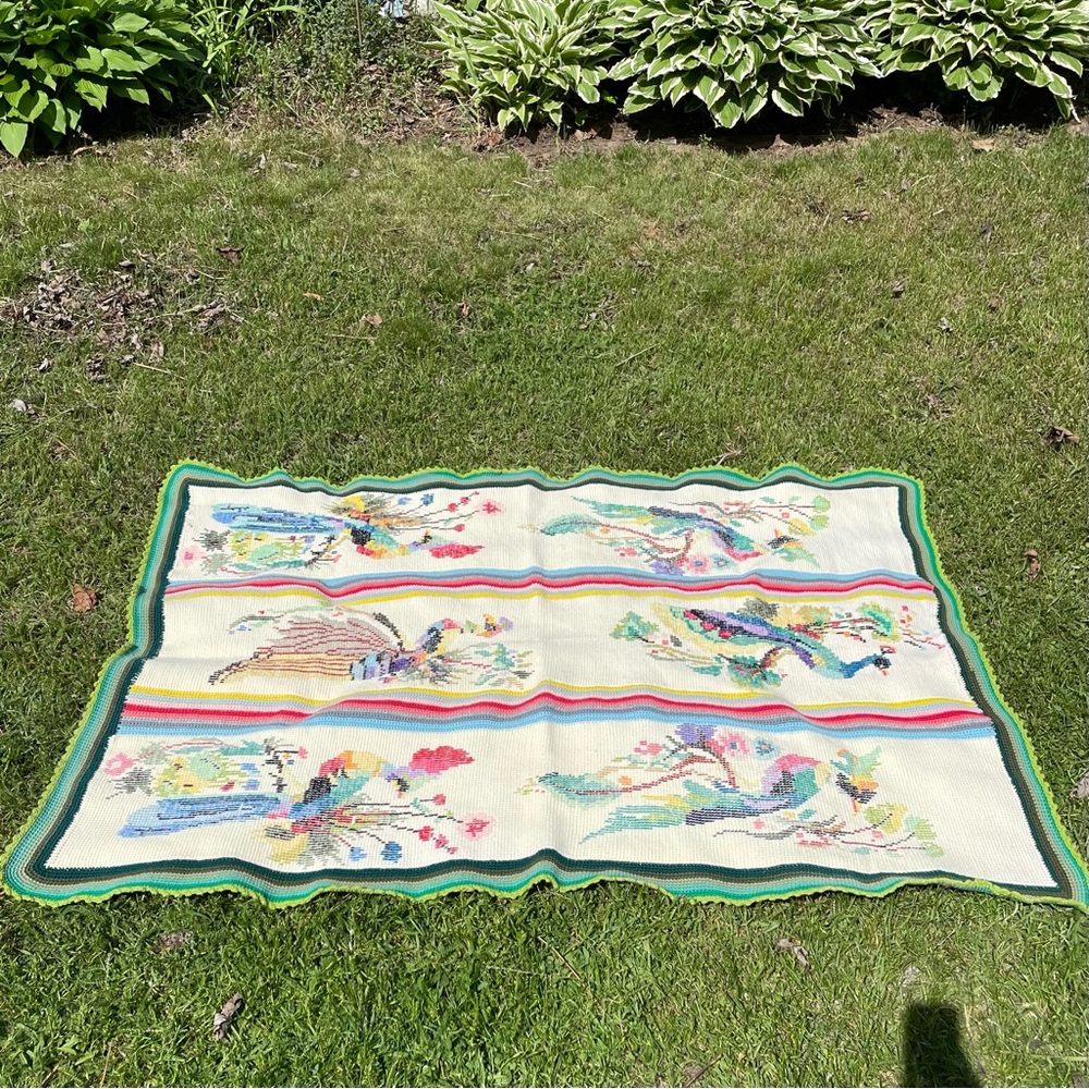 VINTAGE Peacock Bird Handmade Needlepoint Crochet Throw Blanket Afghan - Picture 3 of 11